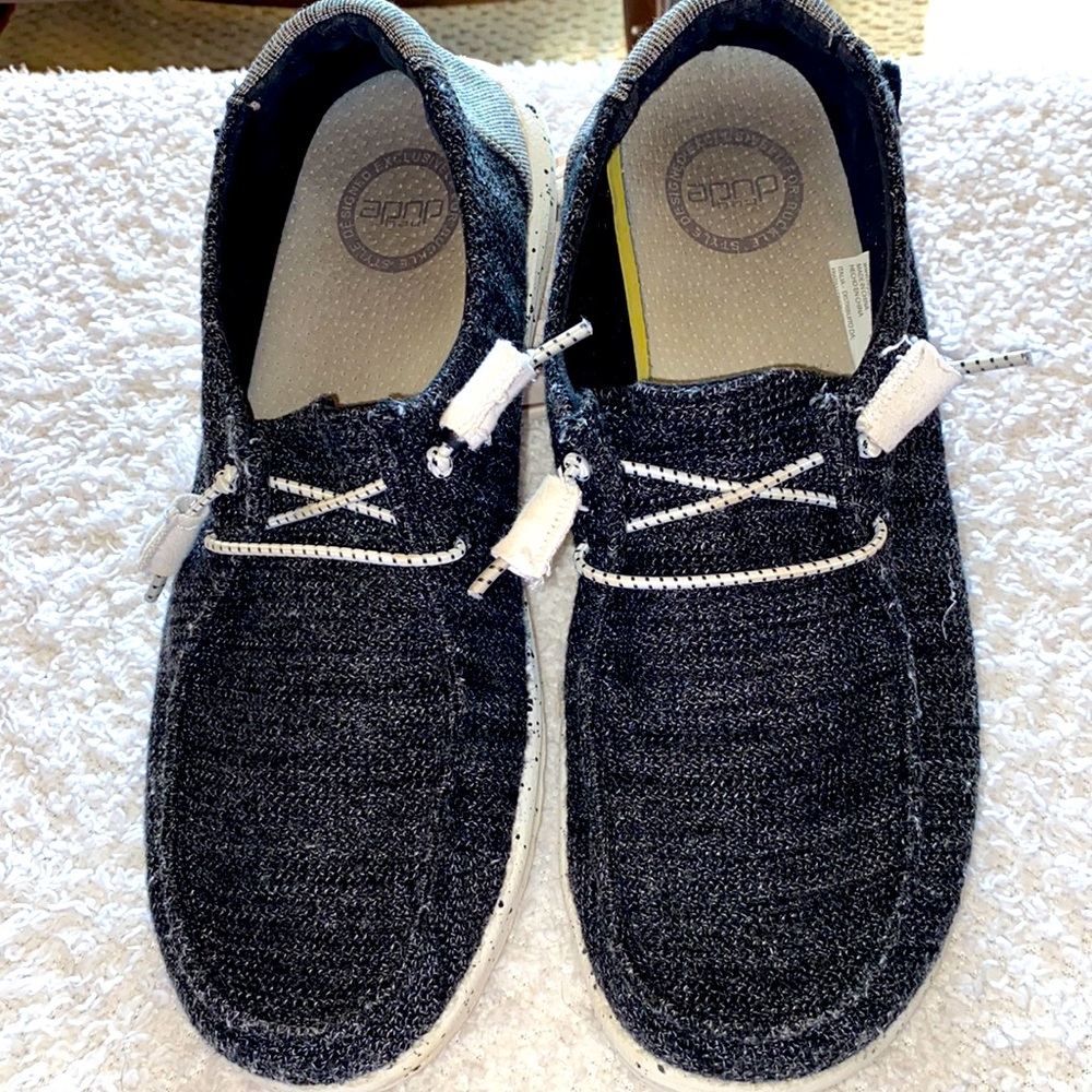 Hey Dude Shoes Wendy Size 11/42 Black/White